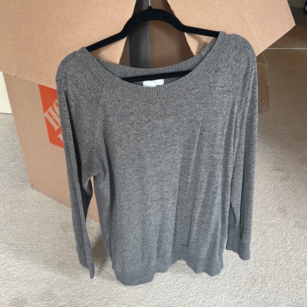 Grey long sleeve shirt